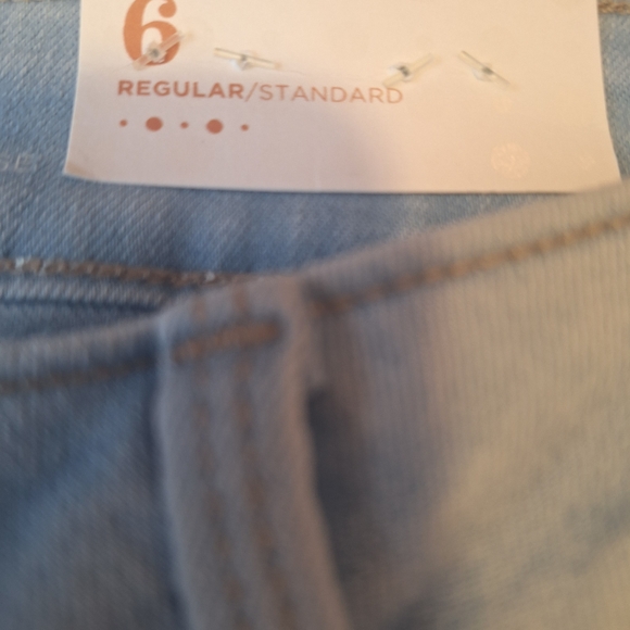 Old Navy Light Blue Distressed Skinny Jeans - Picture 9 of 12